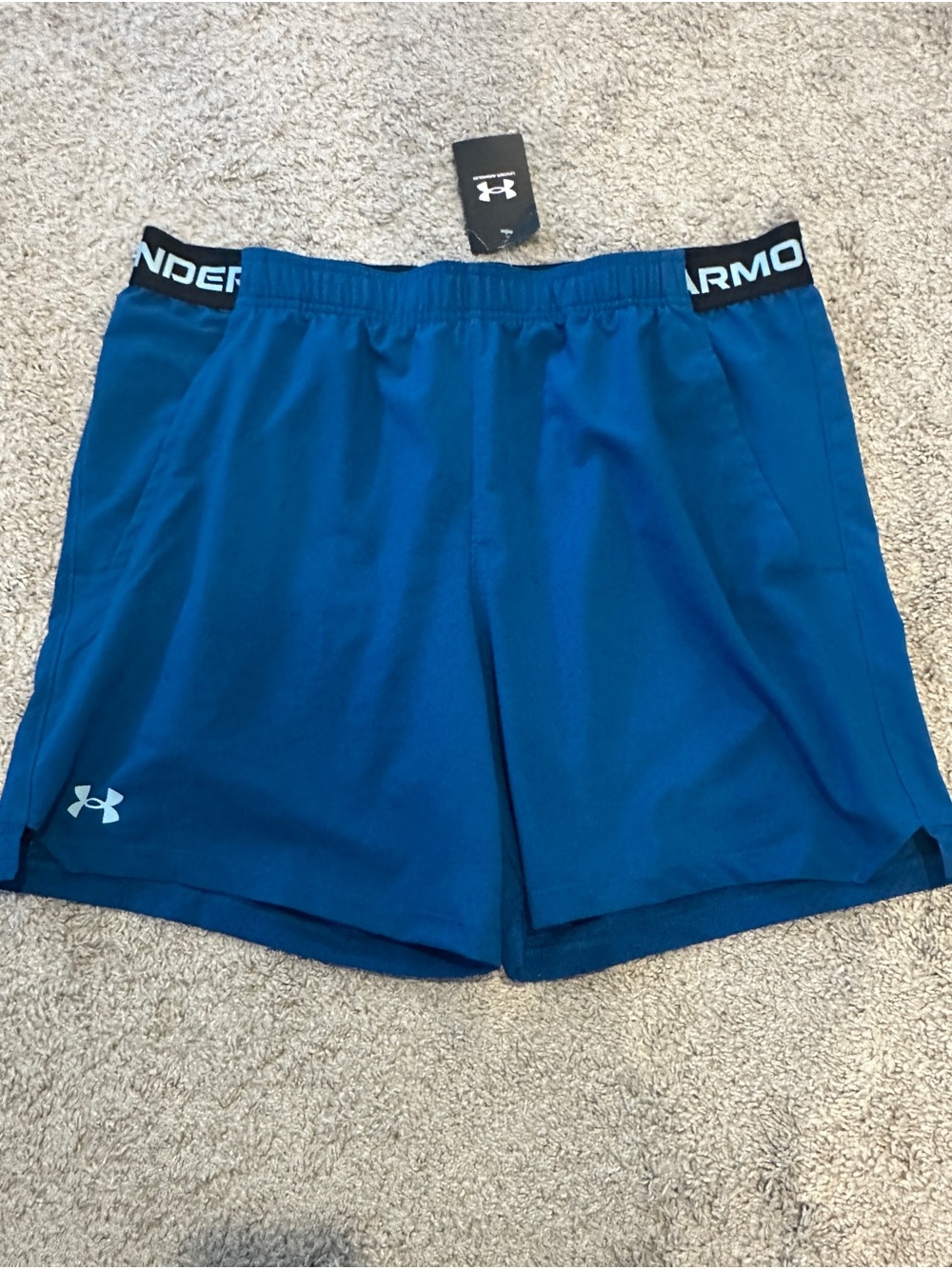 Under Armour Men’s  Vanish Woven 6 in Shorts XL
